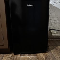 Galanz Mini Fridge