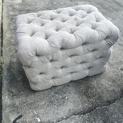 Beautiful, Plush Tufted Bench Seat 28 x 19 x 18