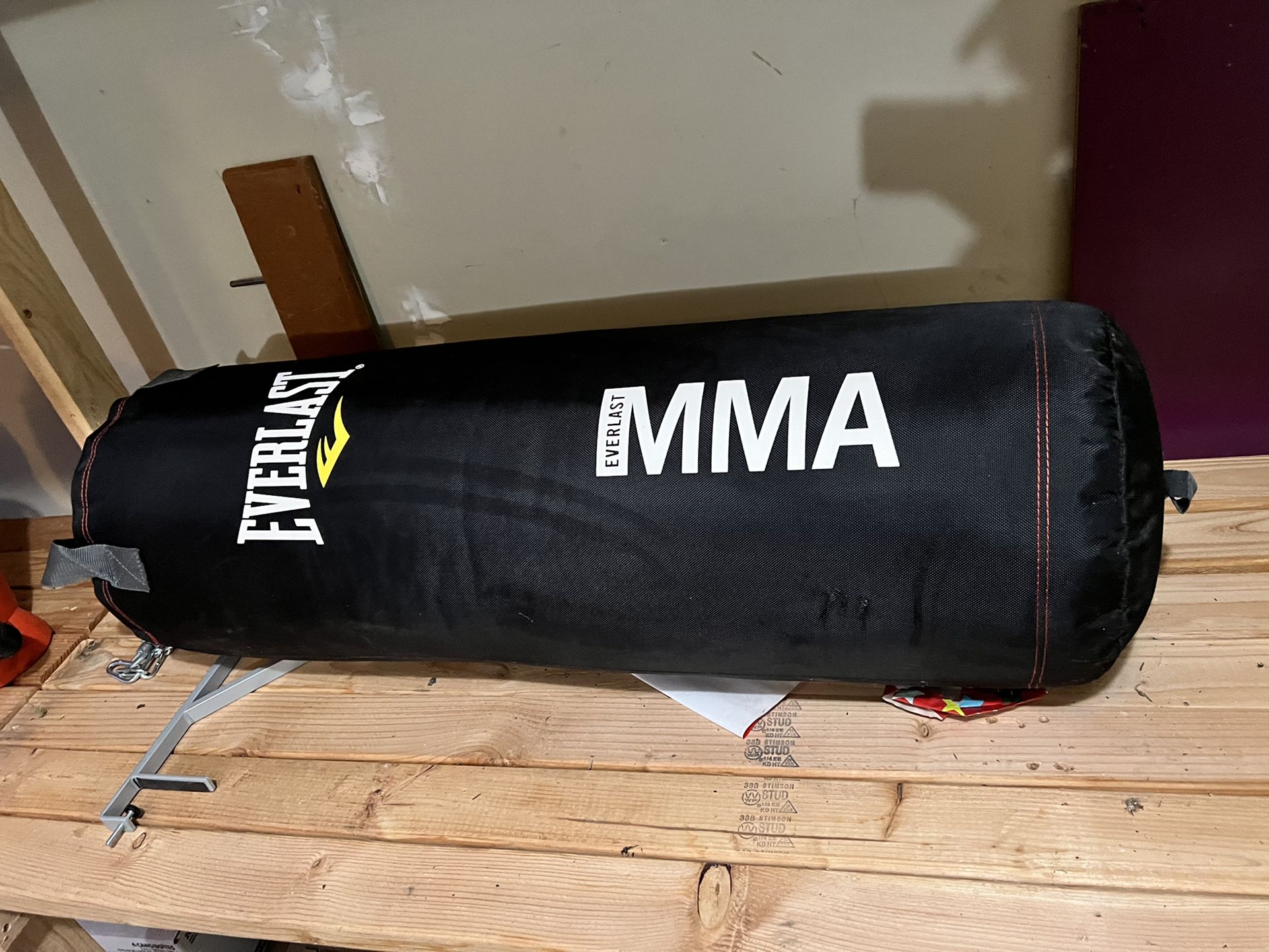Everlast Punching Bag 70 LBs