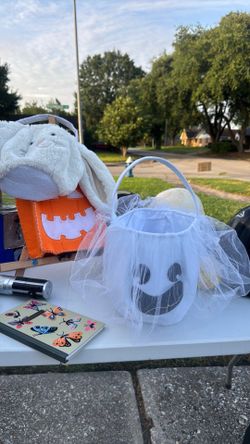 Halloween bucket