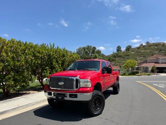 Ford F-250 Super Duty Crew Cab Lifted Truck