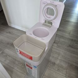 Sealed Baby Diaper Trash Can