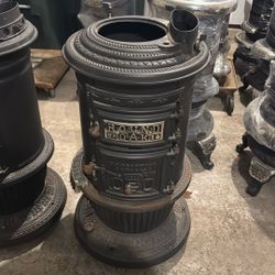 Round Oak Stove “Rare” 1890-14” No Finial