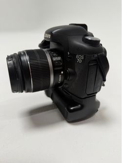 Canon EOS 7D Camera Kit – Lens + Battery Grip Included
