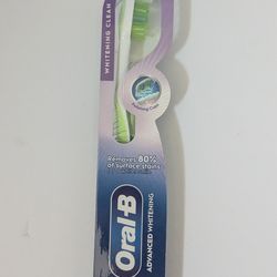 Oral B whitening clean toothbrush