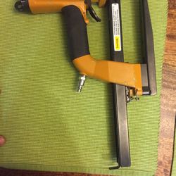 Bostitch Pneumatic Stapling Pliers 