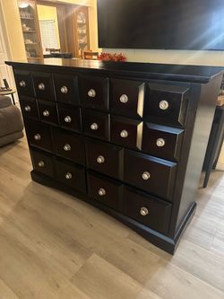 Dresser