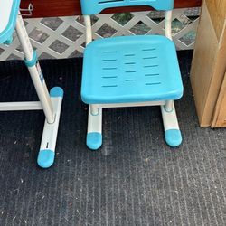 Adjustable Kids Desk