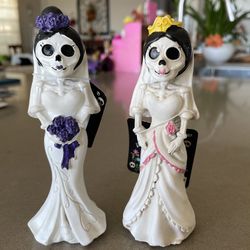 Skull Brides Set $10