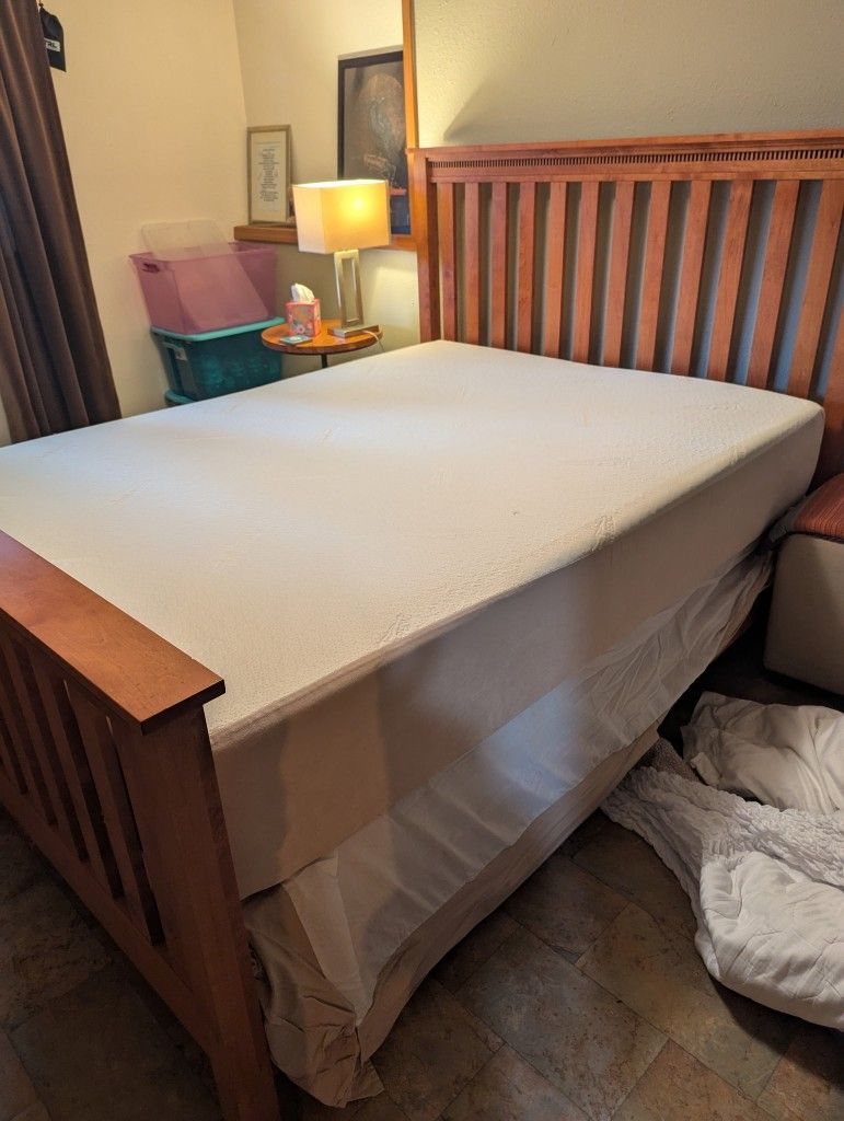 Queen Solid Wood Bed Frame And Temperpedic Matress
