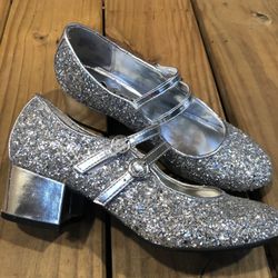 Nina’s girl shoes size 4