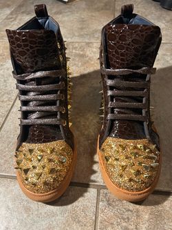 Spike shoes