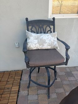 Outdoor bar height chairs