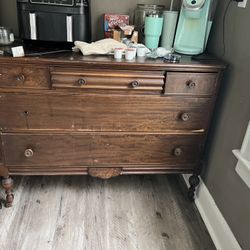 Old Dresser