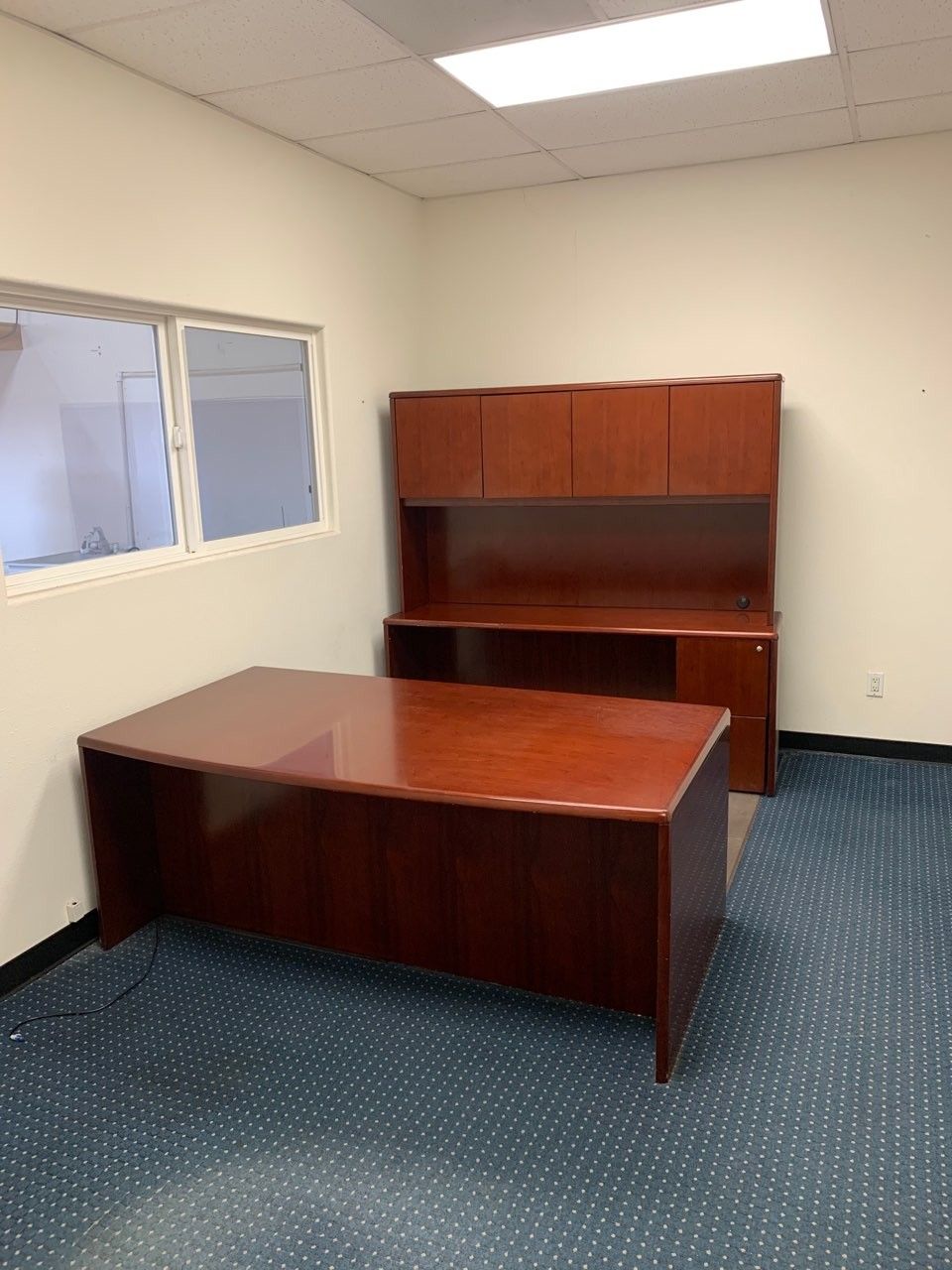 Used desks and office chairs