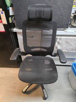 Black Mesh Ergonomic Office Chair
