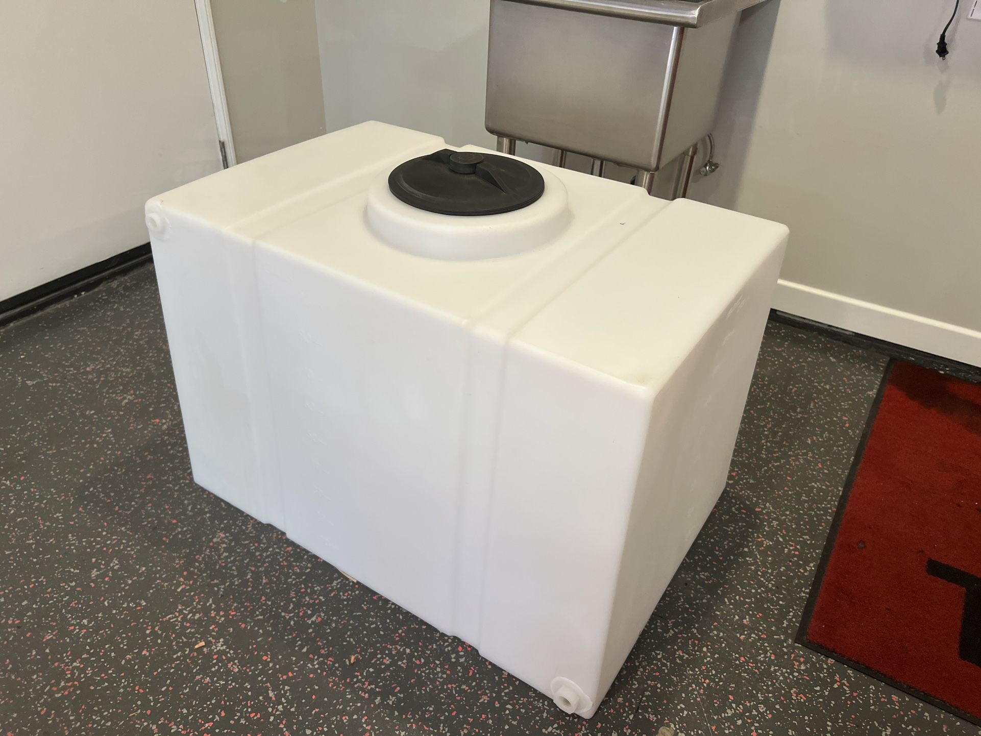 90 Gallon Water Tank - Brand new/Never Used