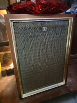 Akai. Speakers