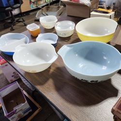 7 Pieces Of PYREX TAKING OFFER ON  
