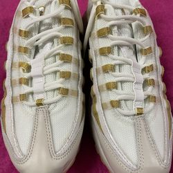 Nike Shoes Women Size 8,5