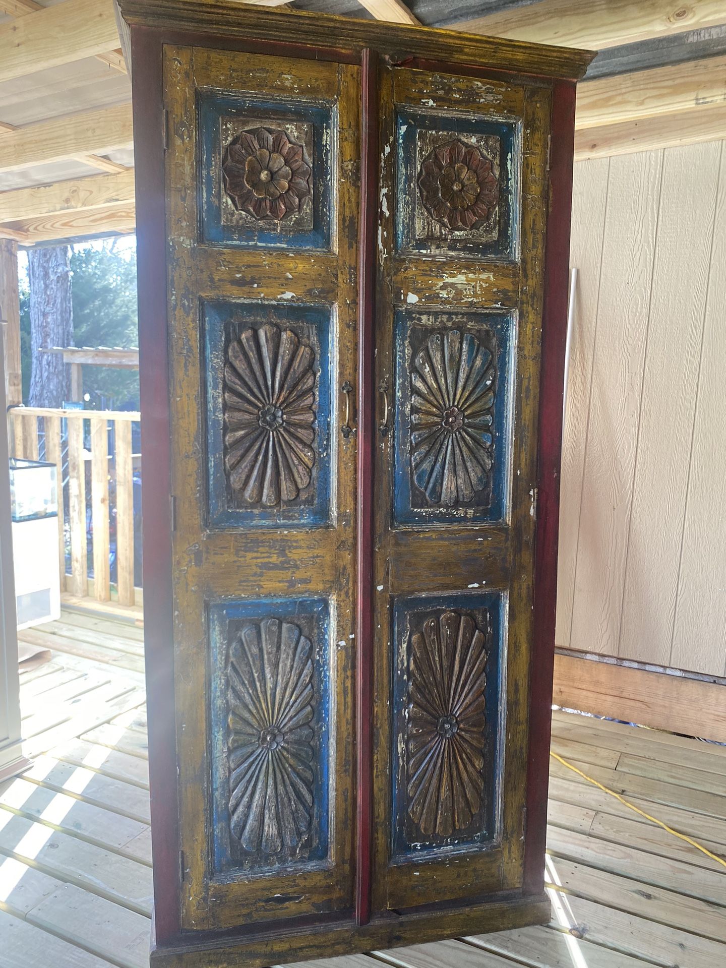 Antique armoire, excellent condition, original design bottom 