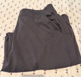 Woman’s Large 32 degrees slacks