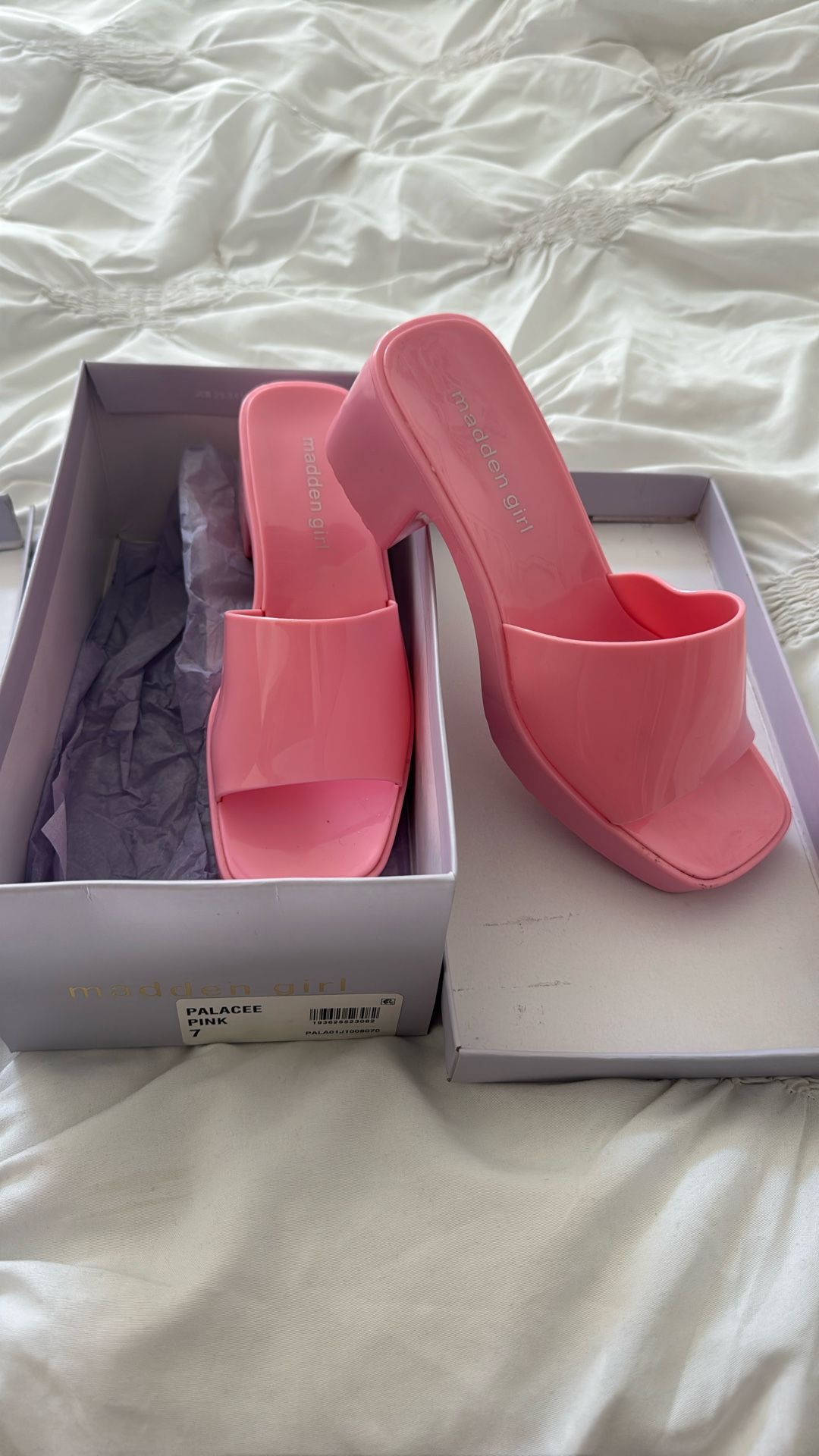 Madden Girl Jelly Slides