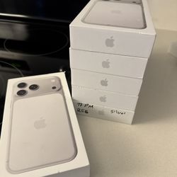 17 PRO MAX 256 GB CARRIER LOCKED