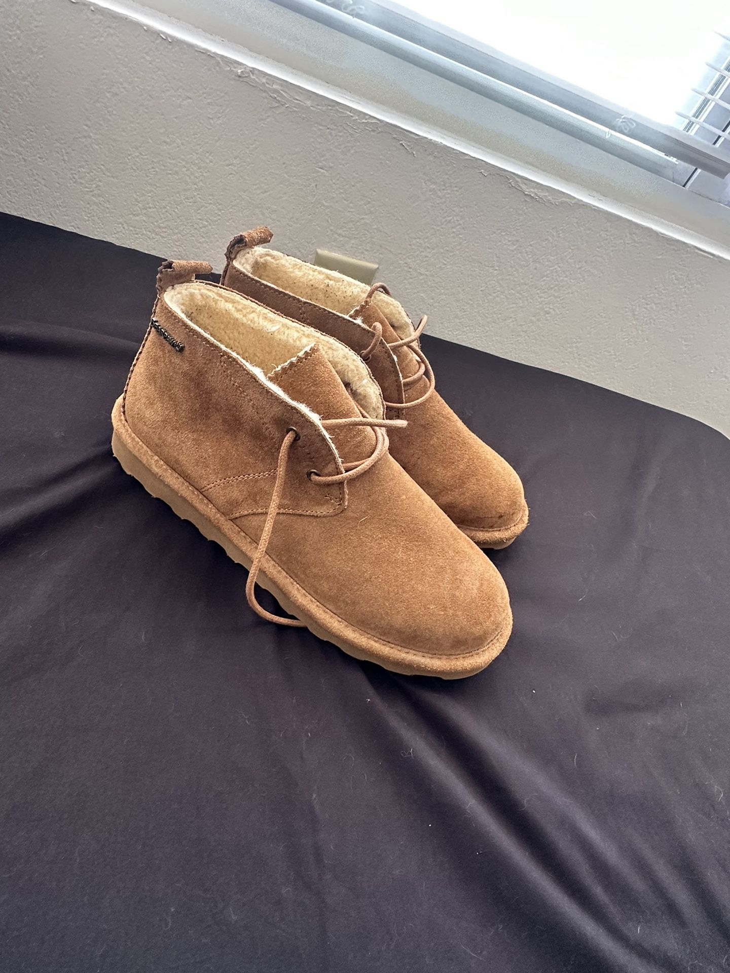 Size 10W Bear paw boots 