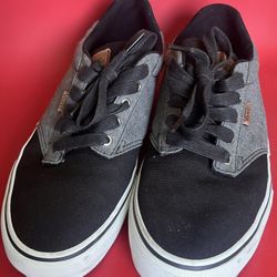 Men Size 11 NEW Vans Shoes 