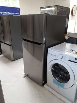 LG  Stainless Steel Top-Freezer Refrigerator