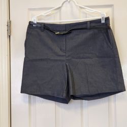 Van Heusen Modern Fit Belted Shorts Sz 12. Midrise 