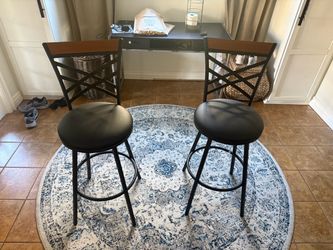 2 Bar Stools