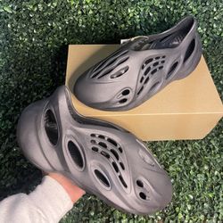 Yeezy FoamRunner onyx