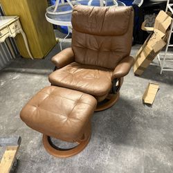 Arm Chair With Ottoman