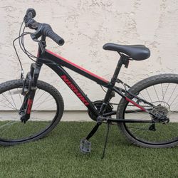 Nishiki Kids 24 Mountain Bike with Suspension