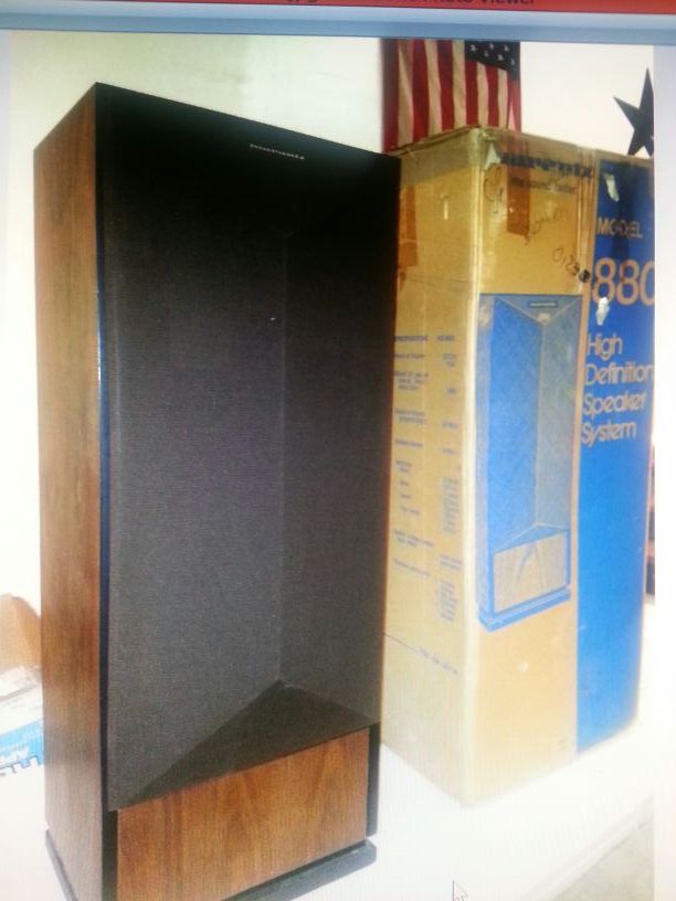 Marantz HD-880 High Definition Speakers Vintage must sell.