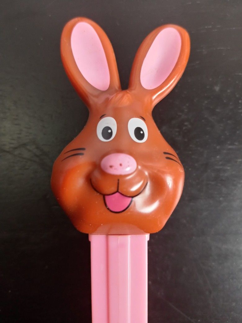 Vintage Brown Bunny Rabbit PEZ Dispenser Pink Stem Feet EASTER HOLIDAY COLLECT