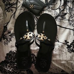 Tory Burch Sandals And Wallet 