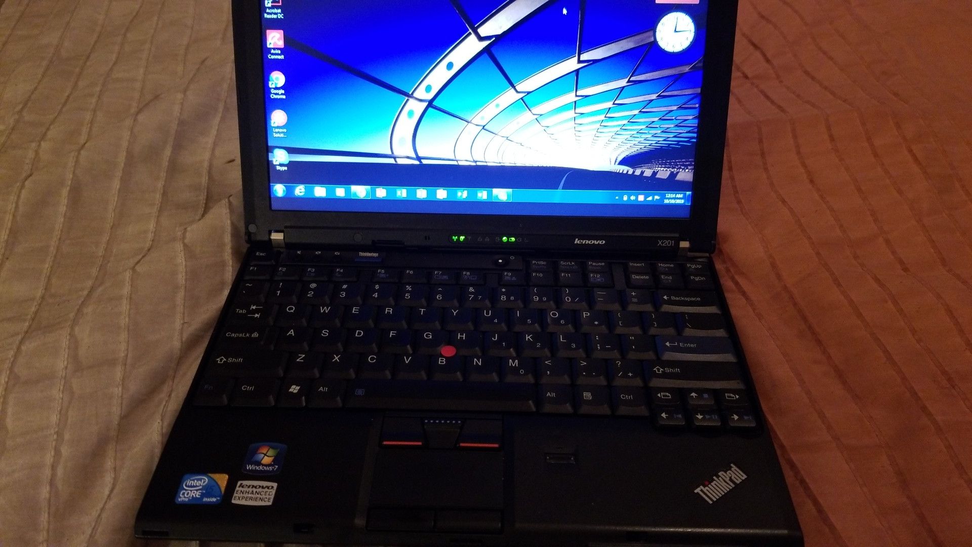 Genuine Lenovo Thinkpad X201 Travel Laptop (Fully Functioning Laptop) Great Price!!