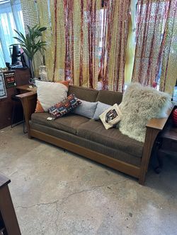 Brown Wood Stickley Sofa JWL6QD