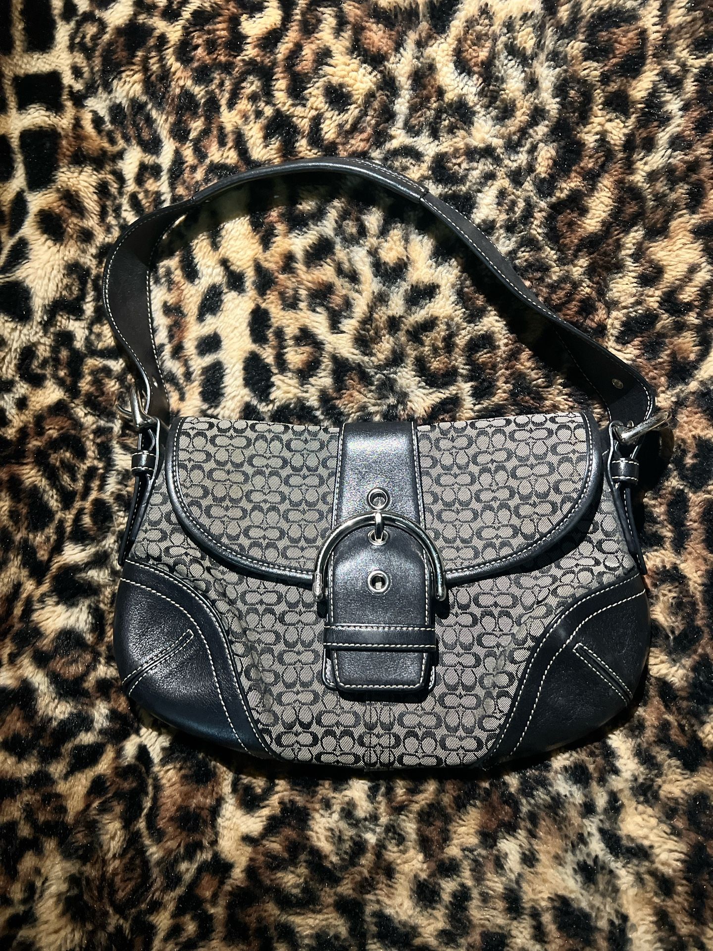 Vintage COACH F06808 Soho Black Leather and Signature C Canvas Shoulder Bag