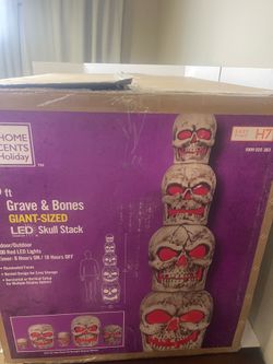 8 ft. Giant Sized LED Skull Stack - Home Depot Halloween 2023 Open Box