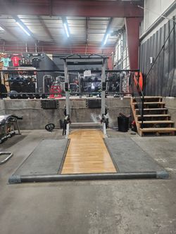 Squat and deadlift platform