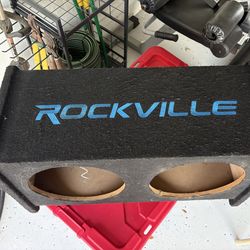 Dual ported dual 12 in subwoofer box Rockville