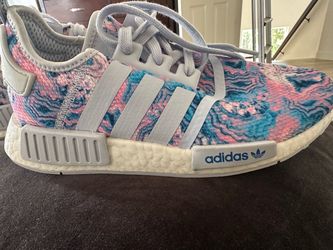 Adidas tennis shoes
