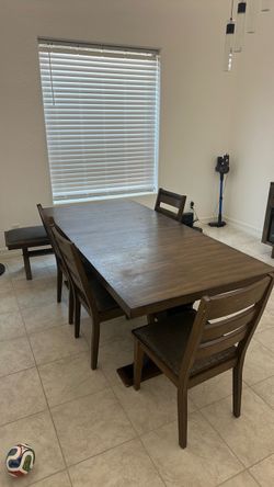 Gorgeous dining table