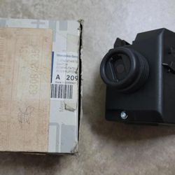 MERCEDES BENZ A209 545 10 08 IGNITION SWITCH