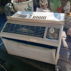 5,000 btu a/c Haier