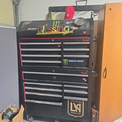 Torin 15-Drawer Roll-Around Locking Toolbox With
